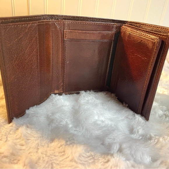 Geoffrey Beene Leather Trifold Dk Brown Wallet - Picture 7 of 7